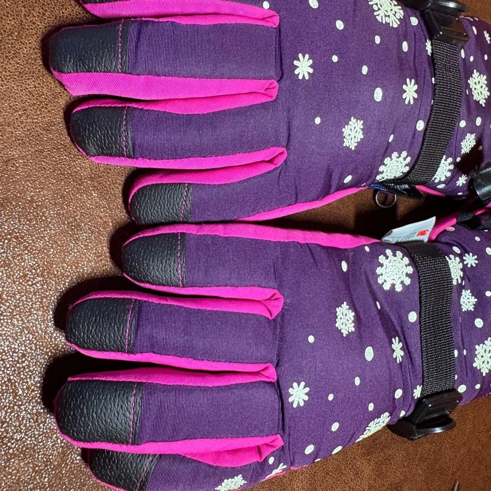 Purple & Hot Pink Snowflake Ski Gloves